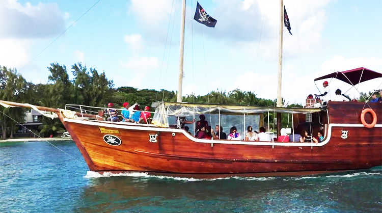 ILE AUX CERFS ISLAND PIRATE BOAT